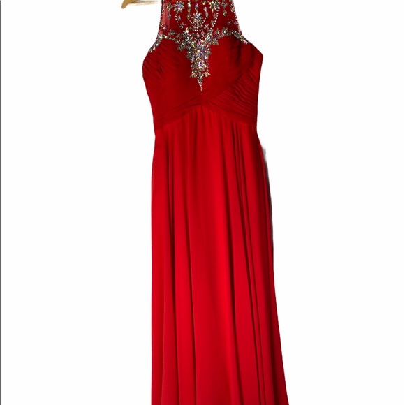 Stunning RED Long Prom Dress - Picture 4 of 7